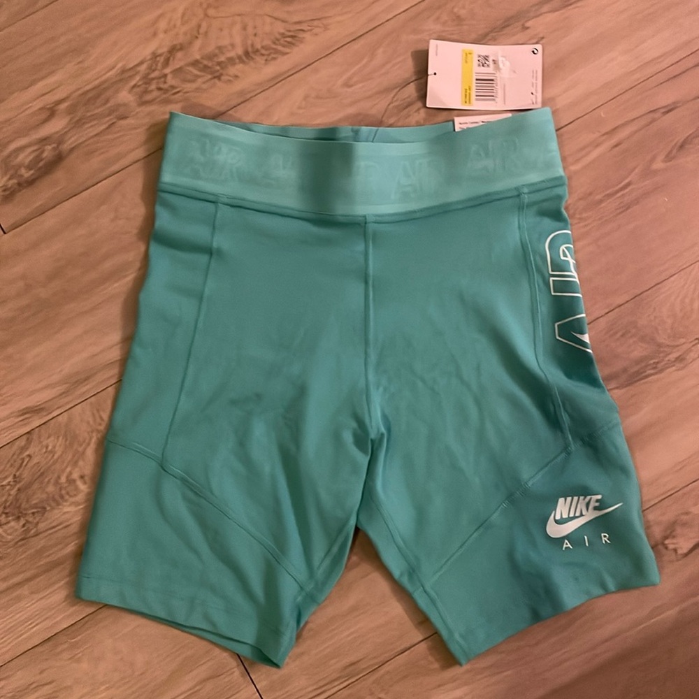 New with tags small Nike tight fit high rise shorts